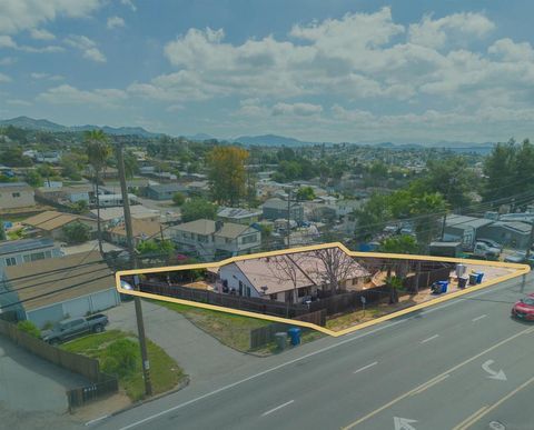 Photo of 12005 Lacie Ln Ln, Lakeside, CA 92040 (MLS # 260006154SD)