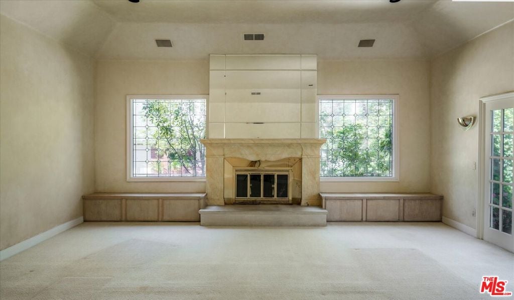 2573 Benedict Canyon Drive