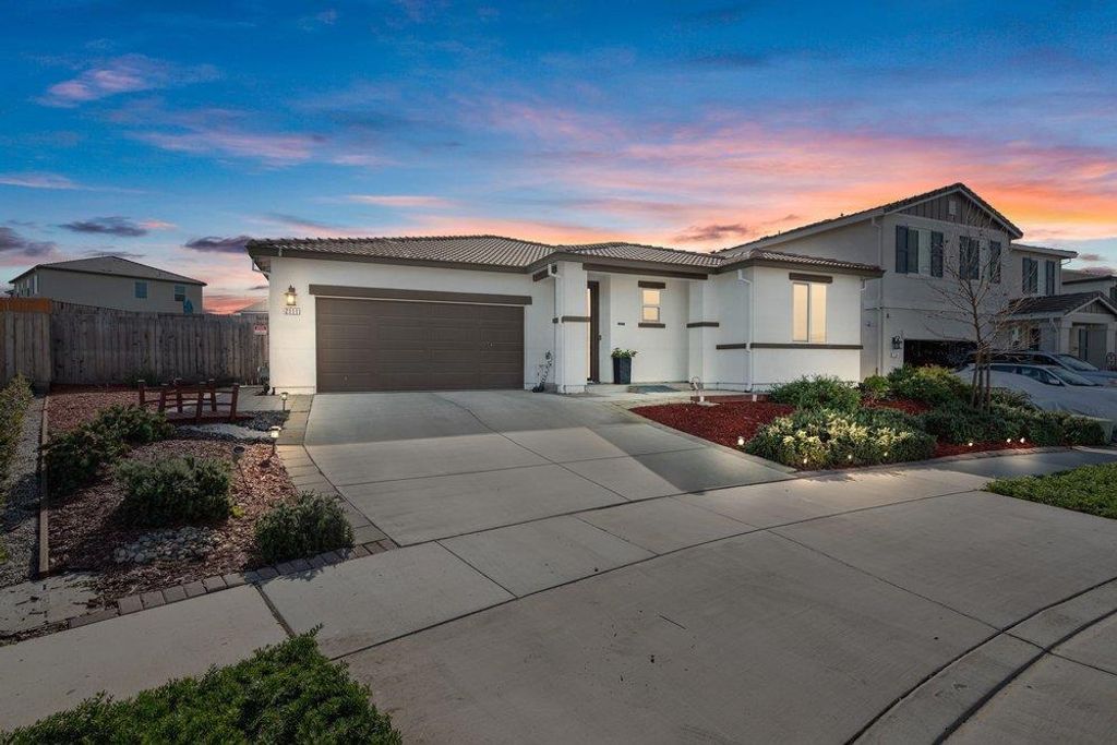 Photo of 2111 Rosewood Drive, Hollister, CA 95023 (MLS # ML82033003)