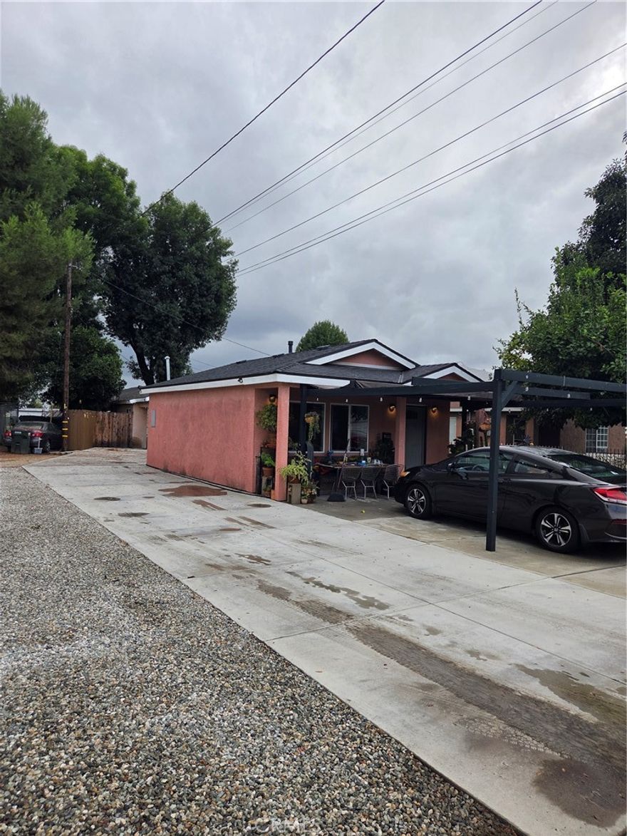Cozy 1-bedroom, 1-bath ADU located in a quiet Pico Rivera neighborhood. The unit offers a comfortable living area, functional kitchen, and private entrance. Includes 2 parking spaces. No pets allowed. Conveniently located near shopping, schools, and major freeways — ideal for a single tenant or couple looking for a clean and private place to call home.