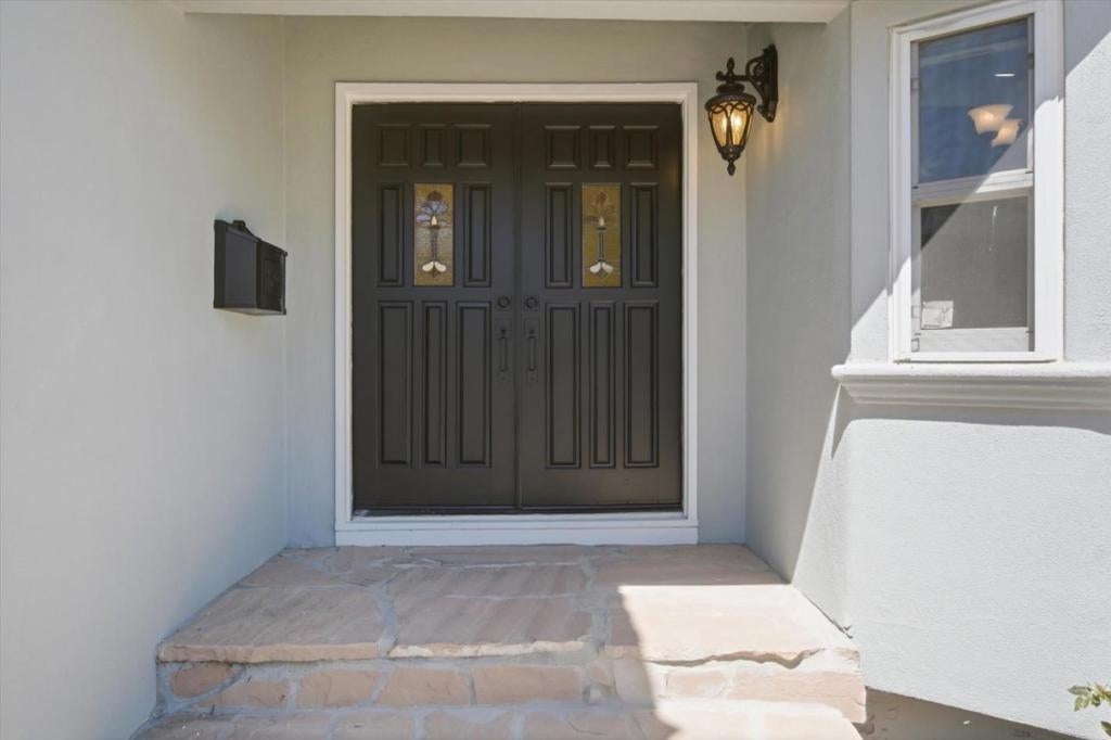 725 Vonna Court