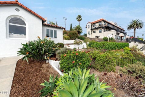 Tiny photo for 1293 Buena Vista Street, Ventura, CA 93001 (MLS # V1-38944)