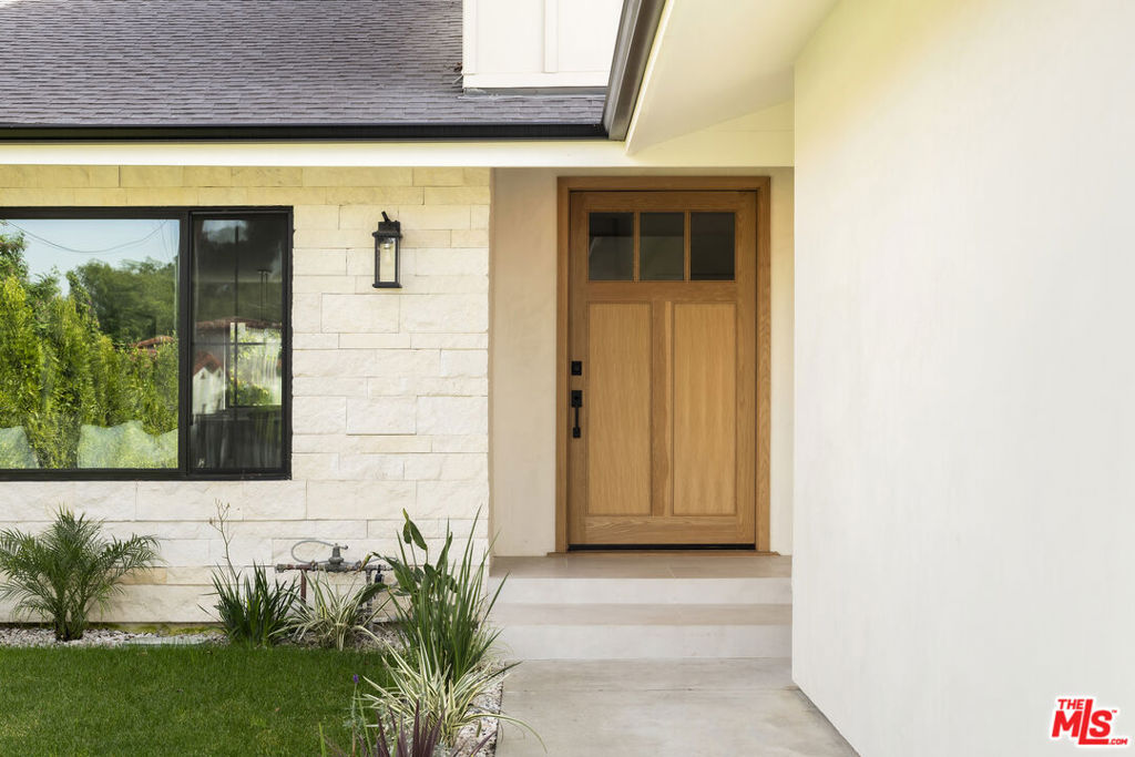 5032 Bluebell Avenue