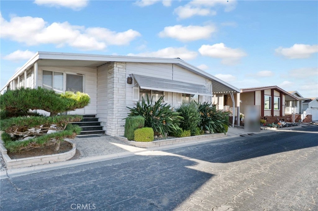 3595 Santa Fe AVE