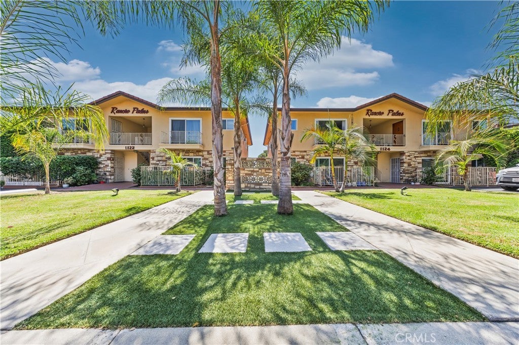 1122 W Huntington Drive