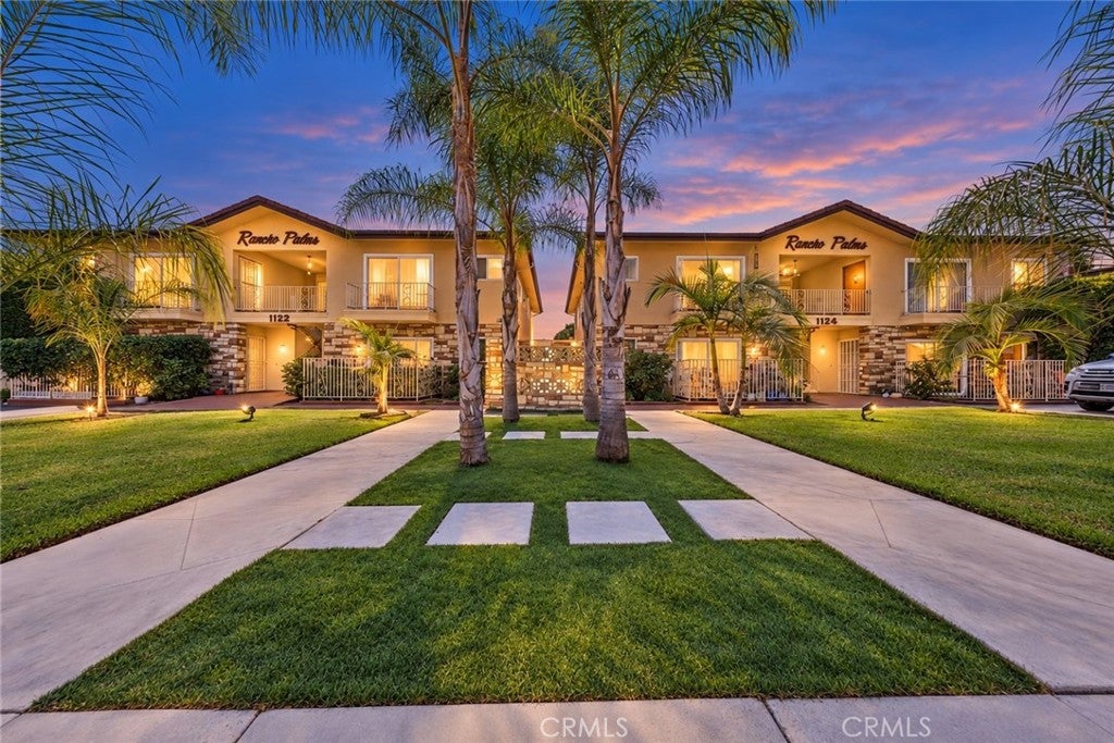 1122 W Huntington Drive 7
