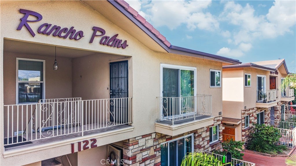 1122 W Huntington Drive 7
