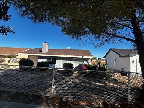 Photo of 16410 Spruce St, Hesperia, CA 92345 (MLS # HD25249725)