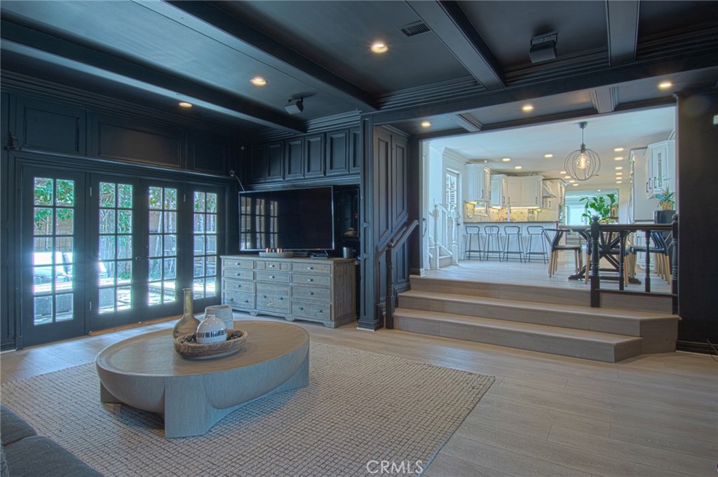 501 Aliso Ave.