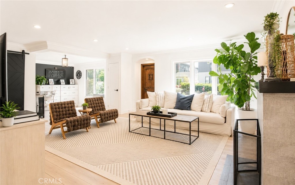 501 Aliso Ave.