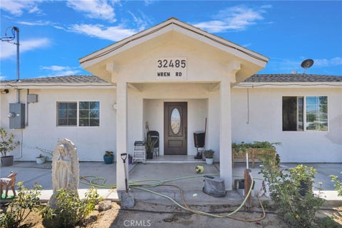 Photo of 32485 Wren RD, Lucerne Valley, CA 92356 (MLS # IV26210608)