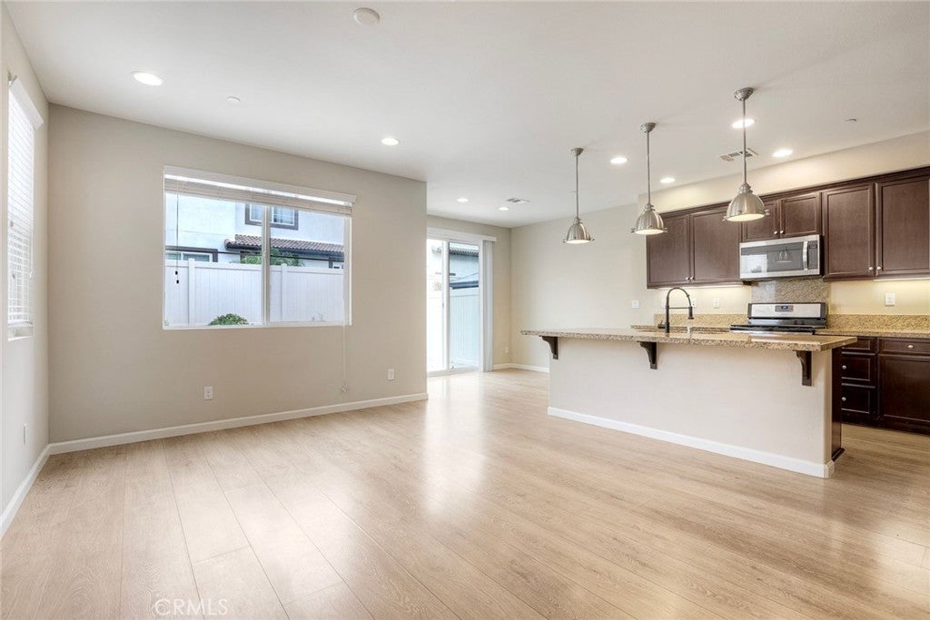 31888 Calle Luz