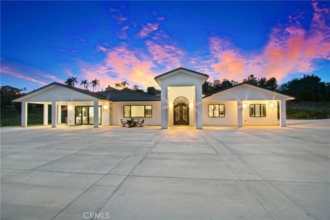 2027 Via Monserate Fallbrook CA 92028