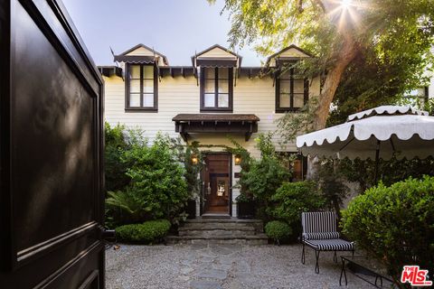 Photo of 636 Huntley Drive, West Hollywood, CA 90069 (MLS # 25598715) Photo of 636 Huntley Drive, West Hollywood, CA 90069 (MLS # 25598715)