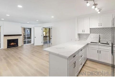 Photo of 4600 Lamont St St #204, San Diego, CA 92109 (MLS # 260003634SD)