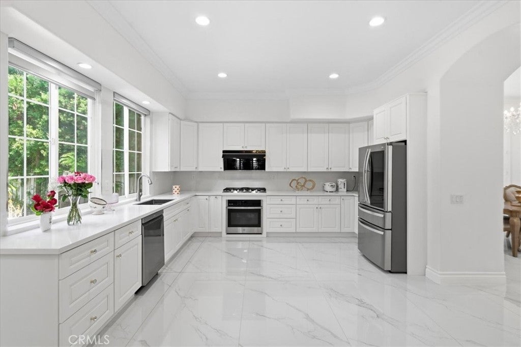 98 Winslow, Irvine CA 92620 - Photo 9
