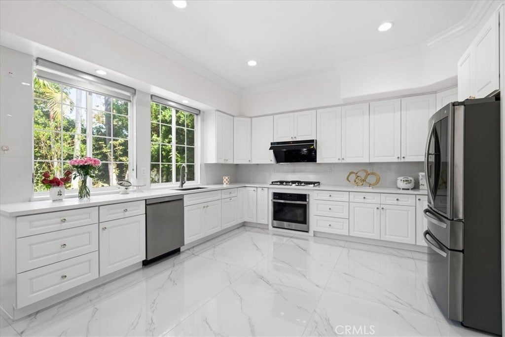 98 Winslow, Irvine CA 92620 - Photo 8