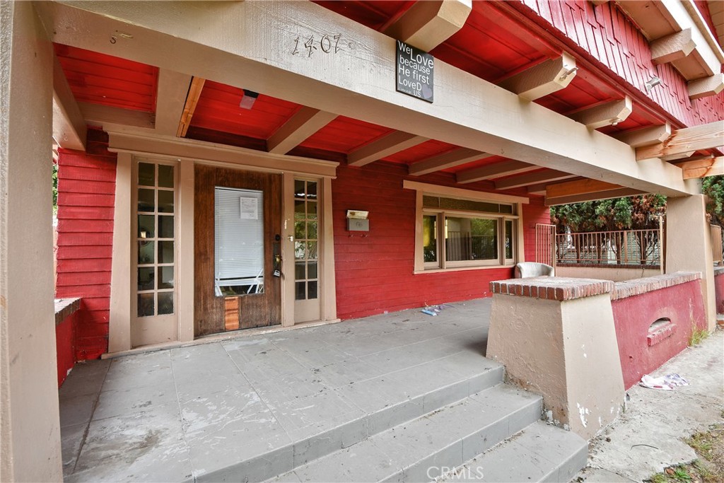 1407 Cota Avenue
