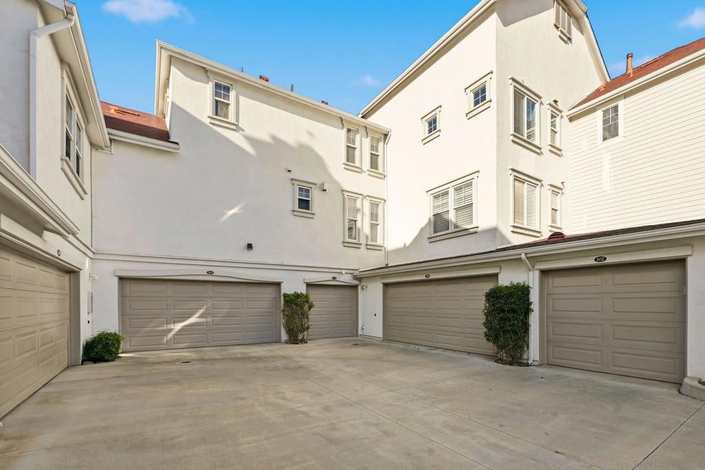 845 Harbor Cliff Way Way 305, Oceanside CA 92054