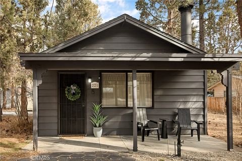 Photo of 221 Angeles Blvd, Big Bear City, CA 92314 (MLS # IG26003711)