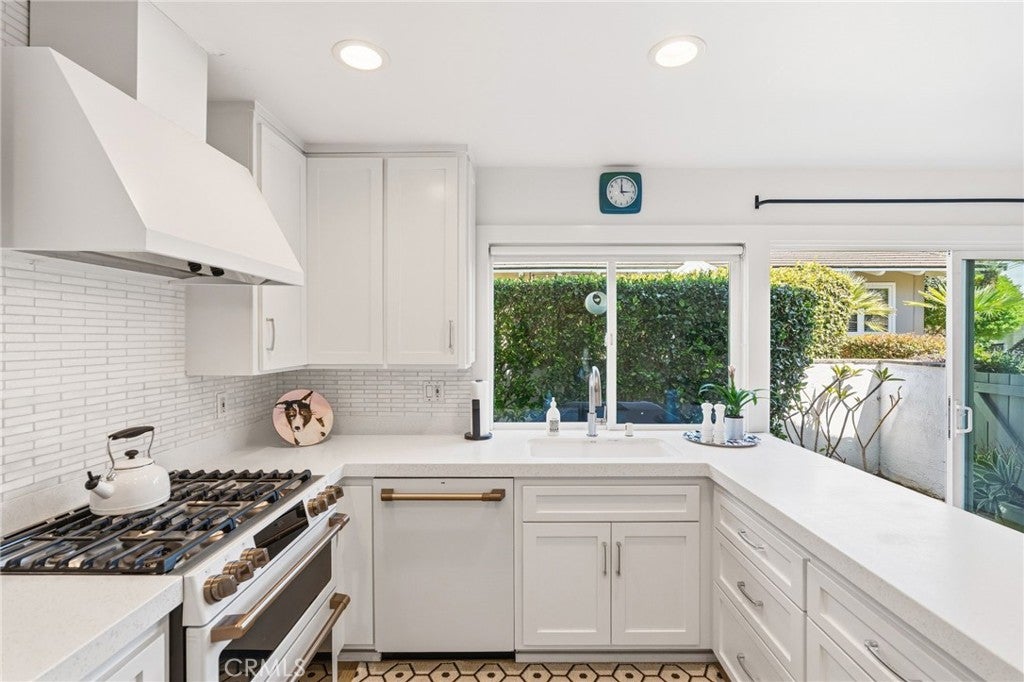 416 Onda, Newport Beach CA 92660 - Photo 12