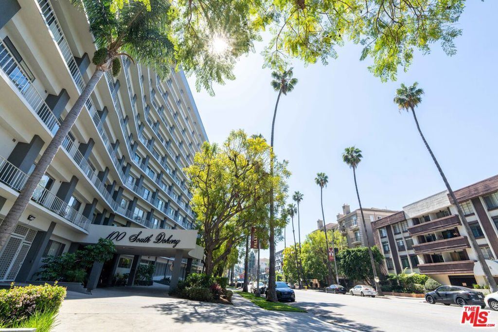 Photo of 100 S Doheny Drive #711, Los Angeles, CA 90048 (MLS # 26668927)