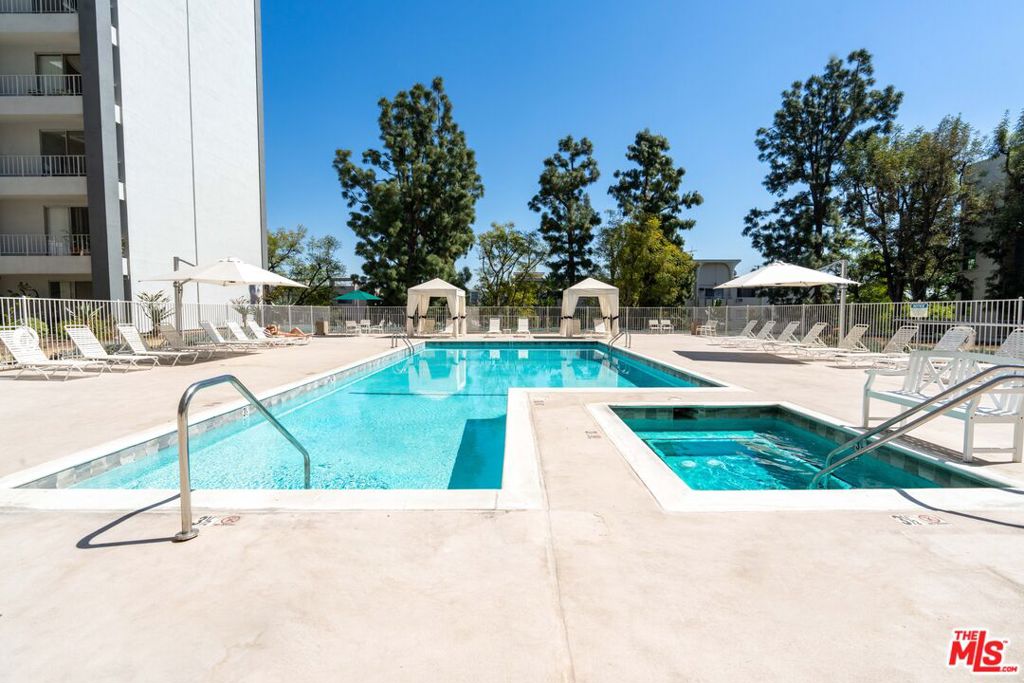 100 S Doheny Drive 711