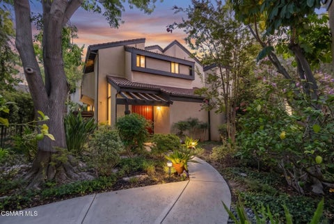 Photo of 21901 W Burbank Boulevard #181, Woodland Hills, CA 91367 (MLS # 226004260)