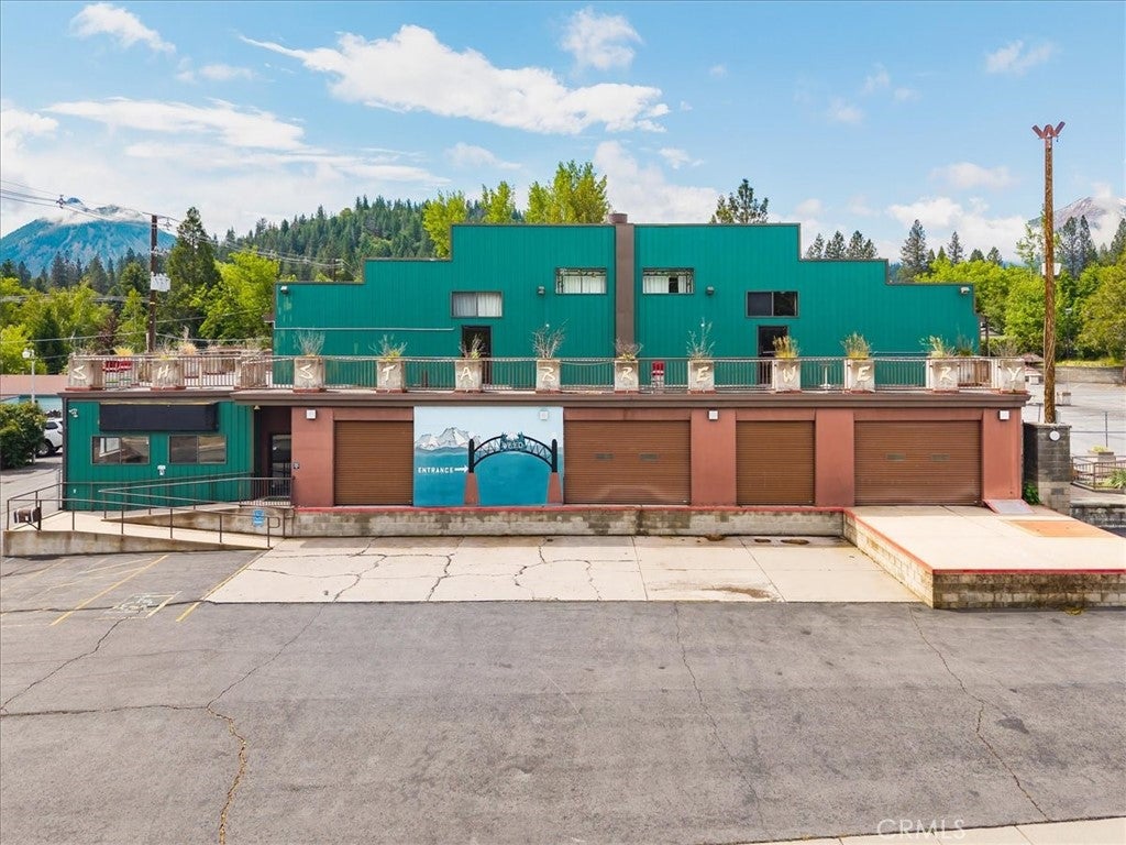 360 College Ave, Weed, CA 96094