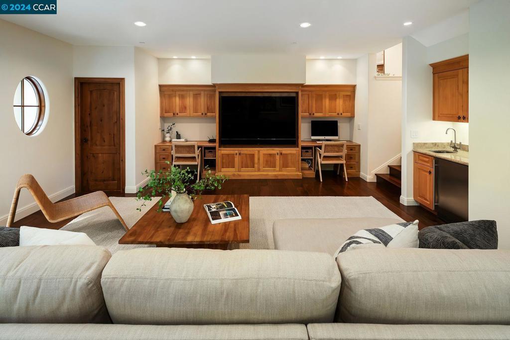 UPPER HAPPY VLY - Residential