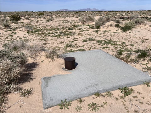 Photo of 34998 Bon View Road, Newberry Springs, CA 92365 (MLS # HD26177557)