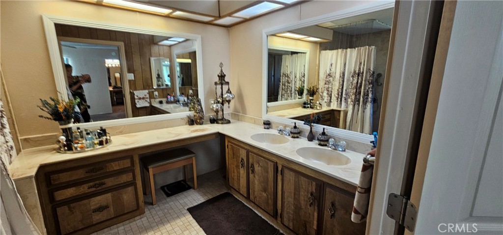 929 E Foothill Boulevard 15