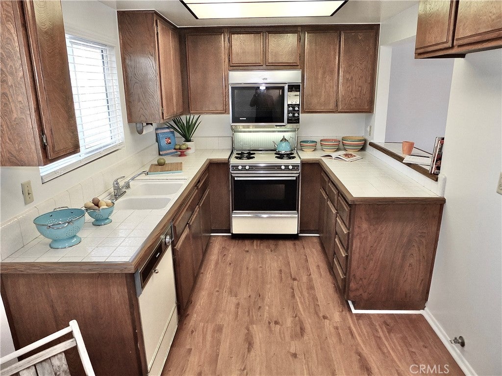949 W Imperial Highway A