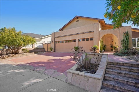 Photo of 42 Kanan Road, Oak Park, CA 91377 (MLS # PV26220142)