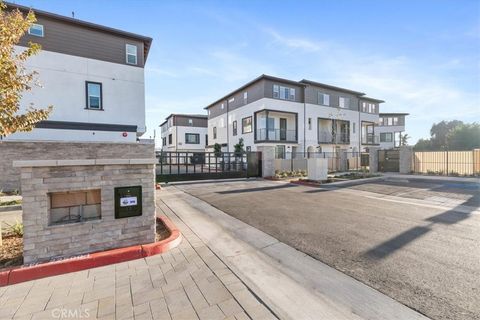 Tiny photo for 9528 Hannah Way, Riverside, CA 92503 (MLS # CV26087331)