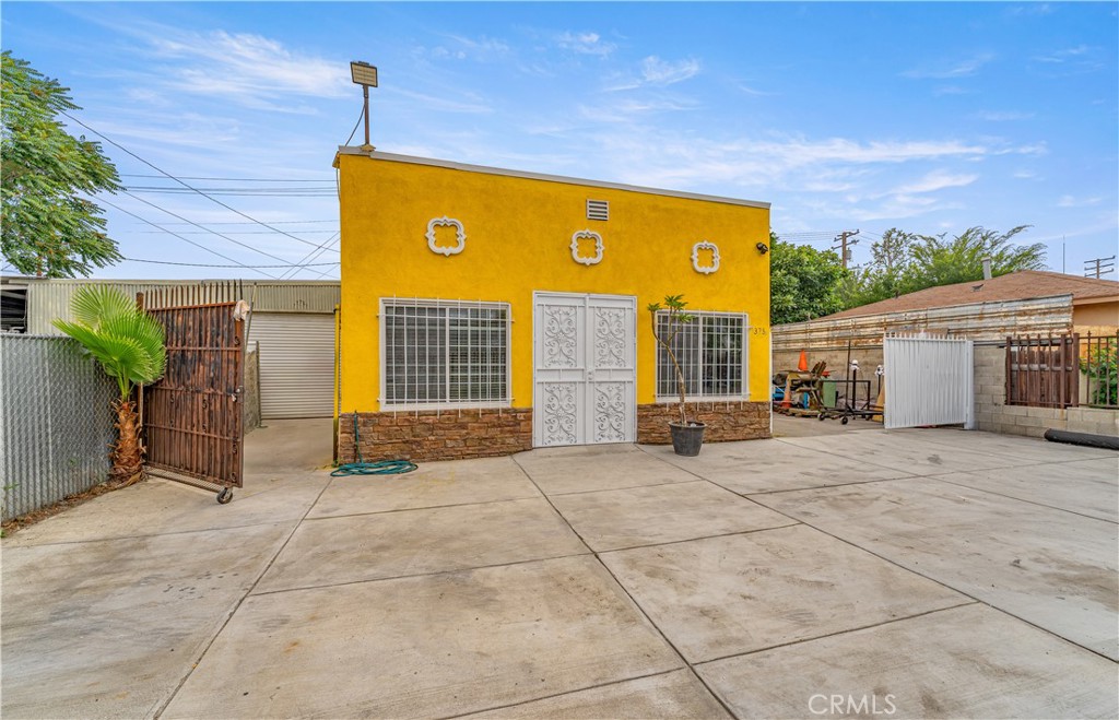Great opportunity to acquire two lots together, in the heart of Pomona 1375 W 3rd and 264 Oak Ave. These two lots are 10,154 sq ft (6189 +3965) together. The building is 2268 sq ft. Just North of Mission. Only sell 2 properties together.
