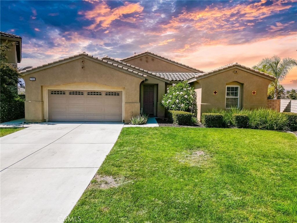 Welcome to this stunning 3 bedroom, 2.5 bath home nestled in the beautiful hills of Riverside. Designed with an open-concept layout, the kitchen flows seamlessly into the dining and living areas, creating the perfect space for both everyday living and entertaining.
This home also features an extra flex space—ideal for a potential 4th bedroom, office, or game room. The huge master suite is a true retreat, complete with a wrap-around closet offering an abundance of storage.
Step outside to your own private oasis: a sparkling pool and jacuzzi, surrounded by wide-open views of the hills. There’s also an expansive open area, perfect for a playground, garden, or whatever you can imagine.
With its combination of space, views, and lifestyle features, this Riverside Hills property is more than a home—it’s an opportunity to create the lifestyle you’ve been dreaming of.