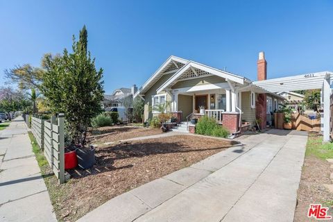 Photo of 4609 W 17th Street, Los Angeles, CA 90019 (MLS # 26667173)