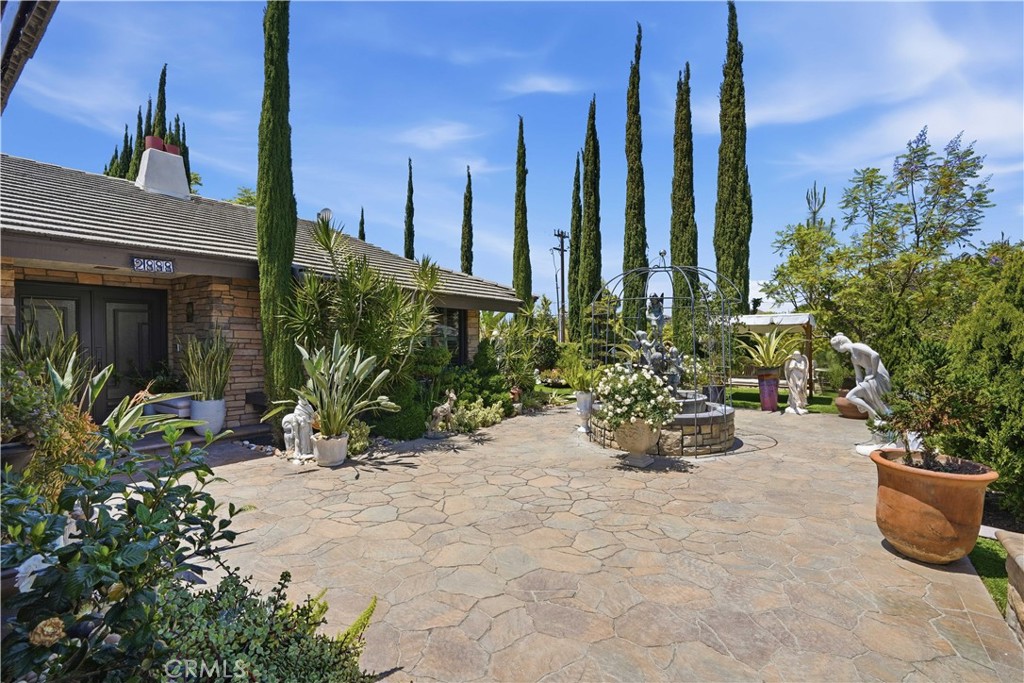 2888 N Wyngate
