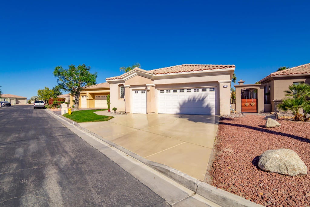 Properties 1 75760 W Heritage W