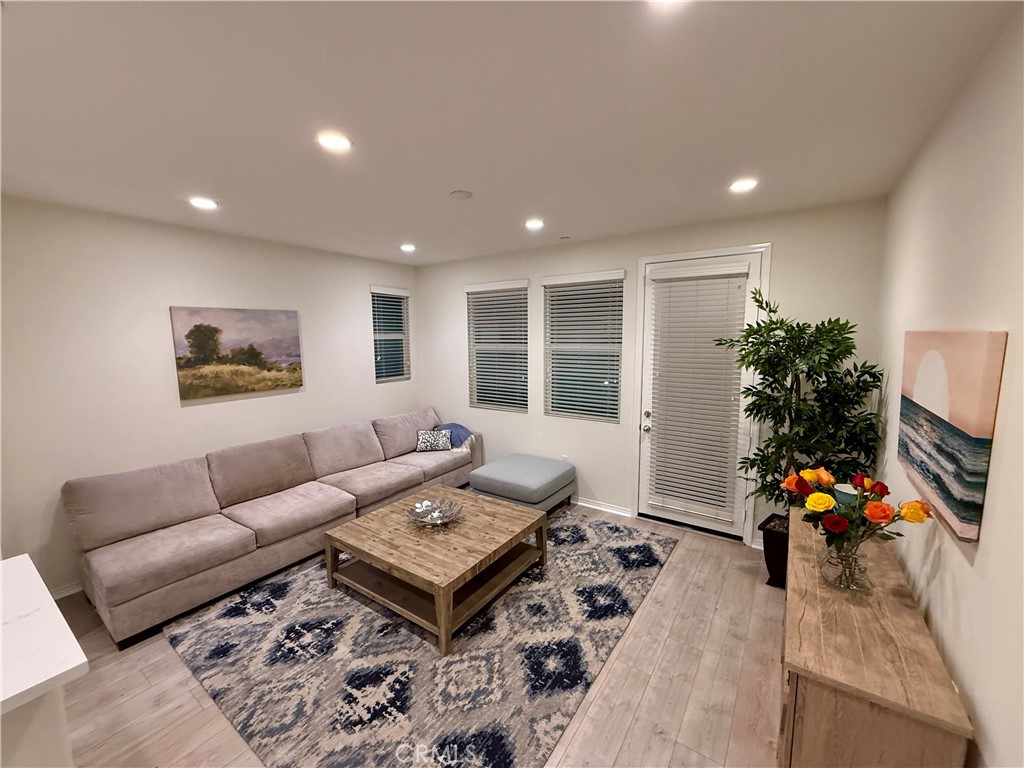 1570 W 1st Street 13