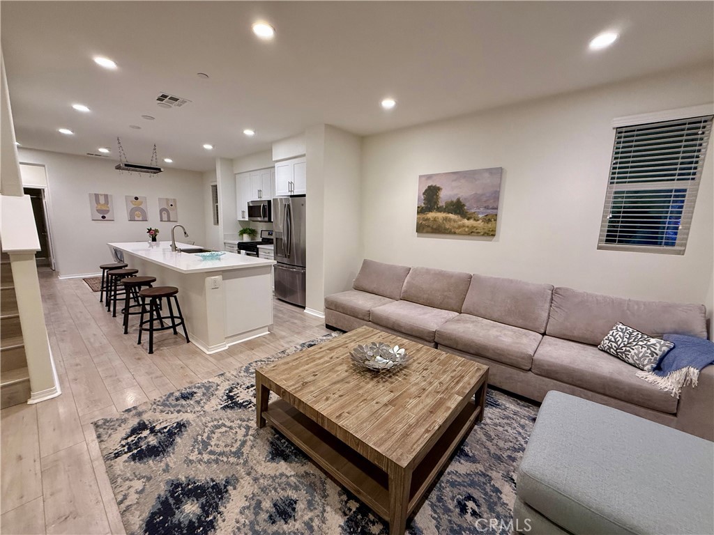 1570 W 1st Street 13