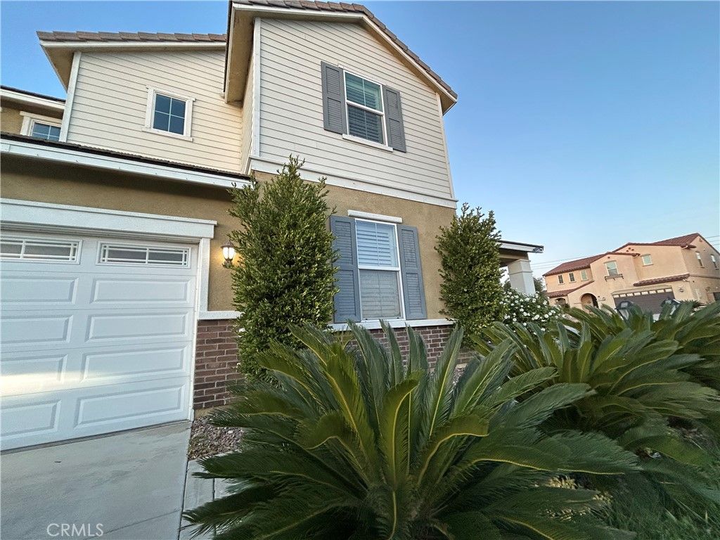 Photo of 17026 Schneider St, Fontana, CA 92336 (MLS # IV25266801)
