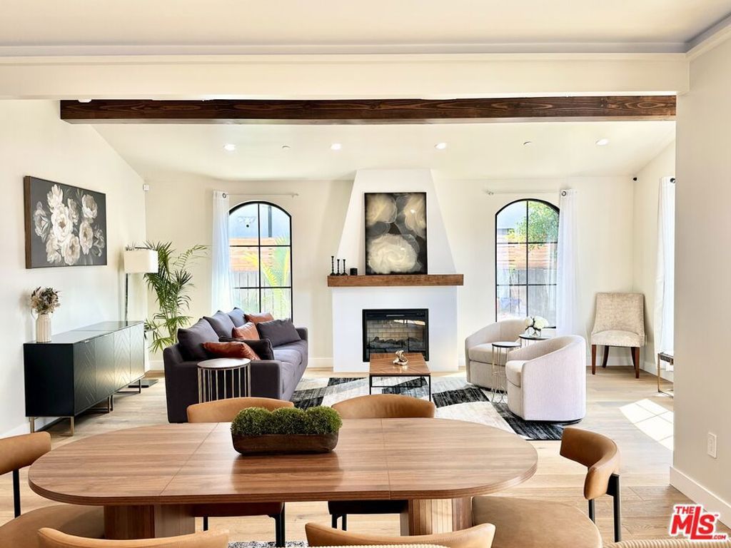 Photo of 3014 S Norton Avenue, Los Angeles, CA 90018 (MLS # 25594251)