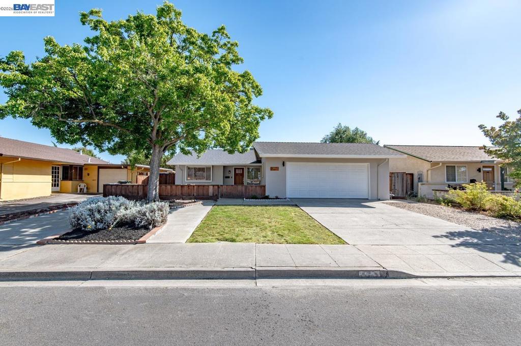 1418 Bluebell Dr DR