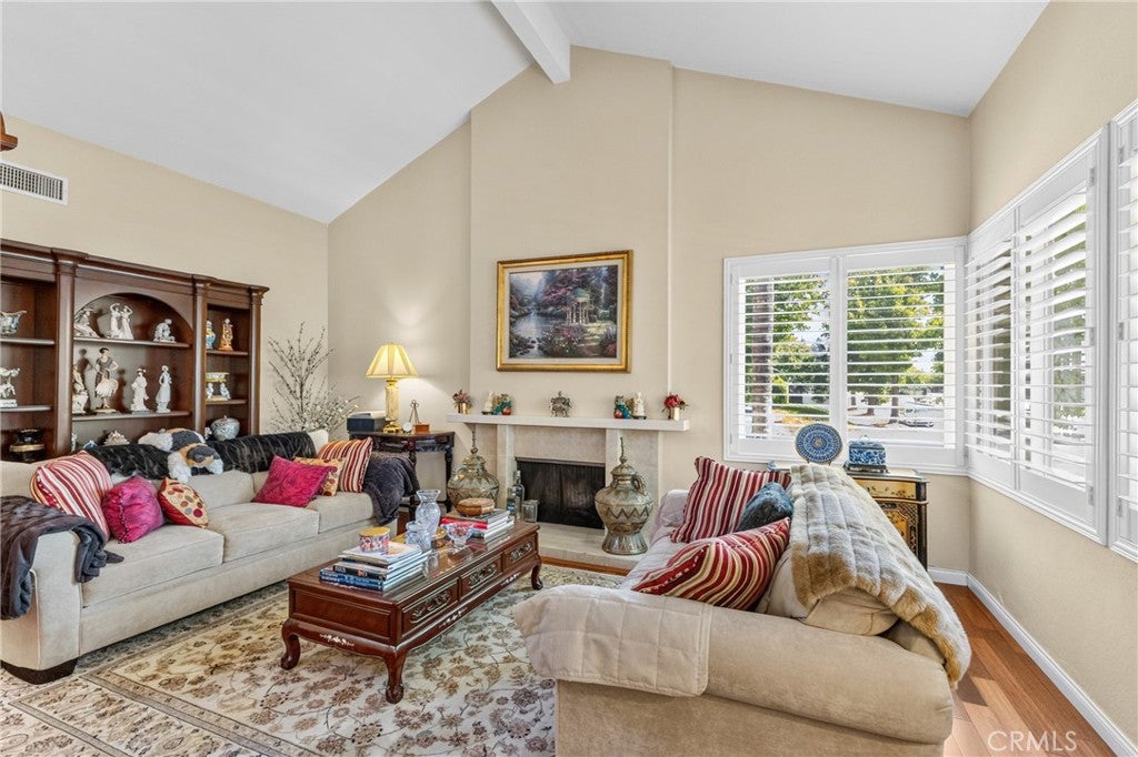 1565 Wedgewood