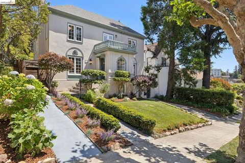 Photo of 976 Grosvenor Pl PL, Oakland, CA 94610 (MLS # 41135494)