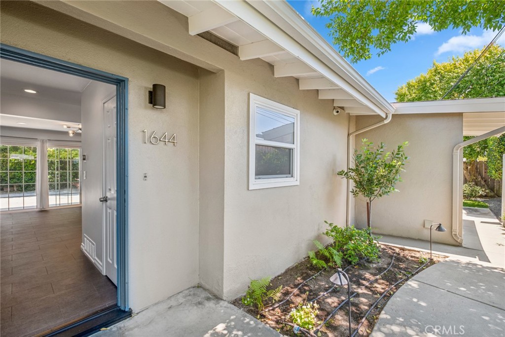 1644 Tustin Avenue