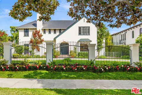 Photo of 606 N Camden Drive, Beverly Hills, CA 90210 (MLS # 26639237)