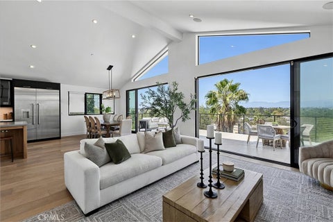 Photo of 11553 Sunshine Terrace, Studio City, CA 91604 (MLS # SR26193362)